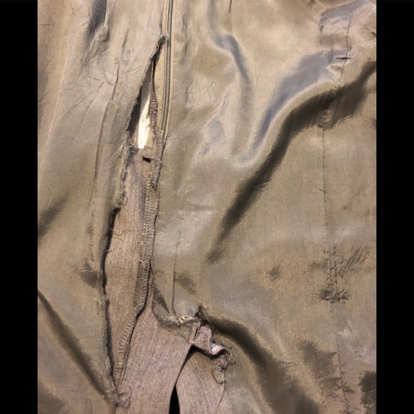 BCBGMAXAZRIA SUIT - Picture 7 of 8